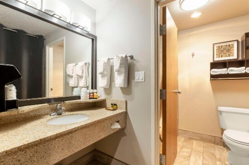 Best Western Plus Midwest Inn - image 28