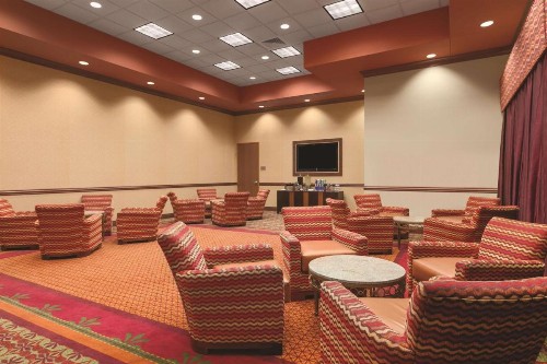 Embassy Suites Omaha- La Vista/ Hotel & Conference Center - image 17