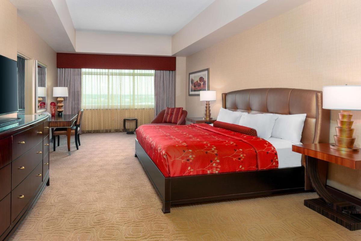 Embassy Suites Omaha- La Vista/ Hotel & Conference Center - image 4