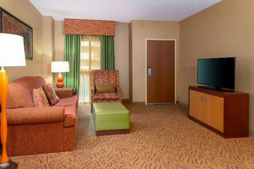 Embassy Suites Omaha- La Vista/ Hotel & Conference Center - image 6