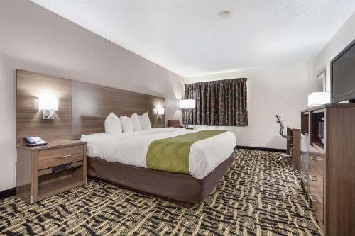 Quality Inn & Suites West Omaha - NE Linclon - image 11