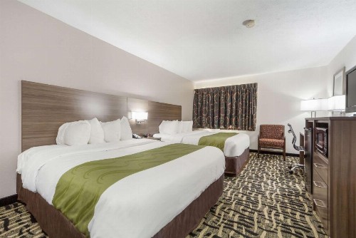 Quality Inn & Suites West Omaha - NE Linclon - image 14