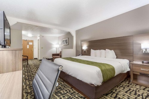 Quality Inn & Suites West Omaha - NE Linclon - image 19