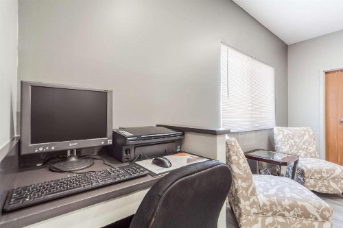 Quality Inn & Suites West Omaha - NE Linclon - image 25