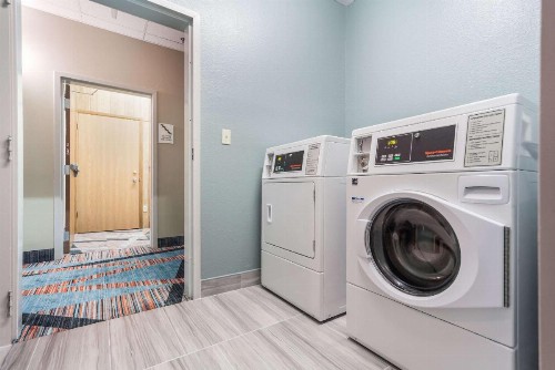 Quality Inn & Suites West Omaha - NE Linclon - image 28