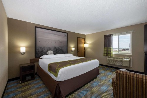 Super 8 by Wyndham Omaha SW - image 19