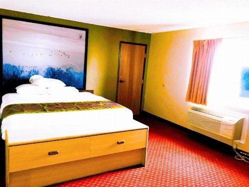 Super 8 by Wyndham Omaha SW - image 31