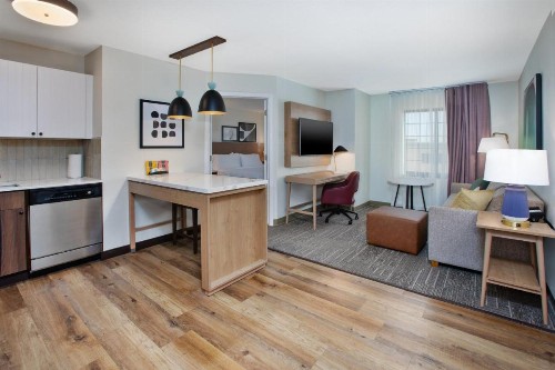 Staybridge Suites Omaha 80th and Dodge an IHG Hotel - image 10