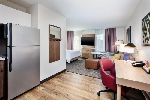 Staybridge Suites Omaha 80th and Dodge an IHG Hotel - image 4