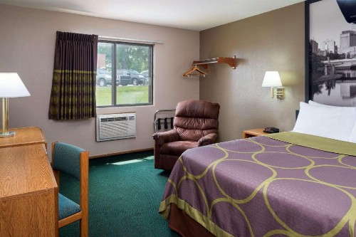 Super 8 by Wyndham Omaha NE - image 21