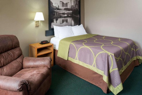 Super 8 by Wyndham Omaha NE - image 30