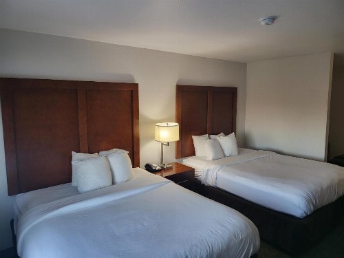 Comfort Suites Omaha - image 32