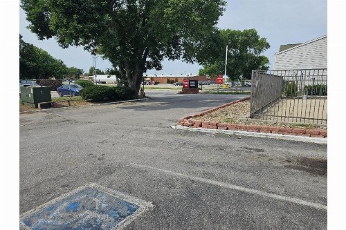 Travel Inn Omaha - image 13