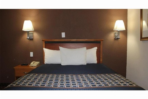 Travel Inn Omaha - image 3