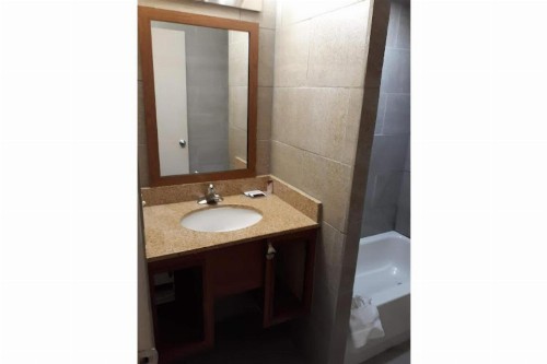 Travel Inn Omaha - image 5