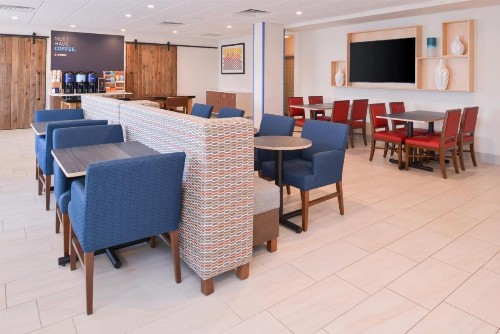 Holiday Inn Express & Suites - Omaha - 120th and Maple an IHG Hotel - image 22
