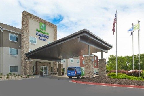 Holiday Inn Express & Suites - Omaha - 120th and Maple an IHG Hotel - image 24