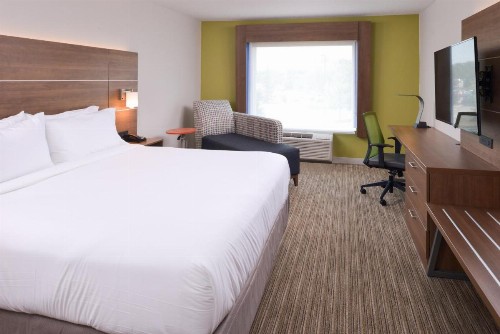 Holiday Inn Express & Suites - Omaha - 120th and Maple an IHG Hotel - image 40