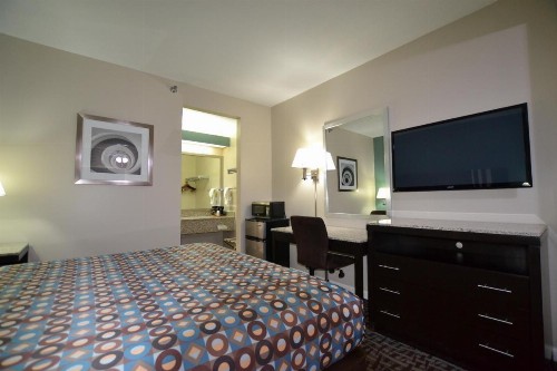 Relax Inn Motel and Suites Omaha - image 11