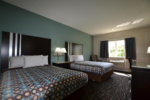 Relax Inn Motel and Suites Omaha - image 3