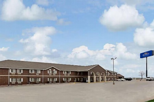 Econo Lodge Inn & Suites West - image 3