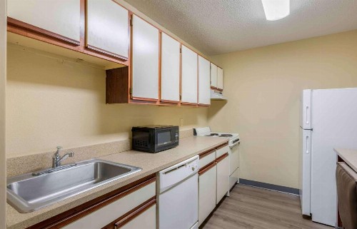 Extended Stay America Suites - Omaha - West - image 11