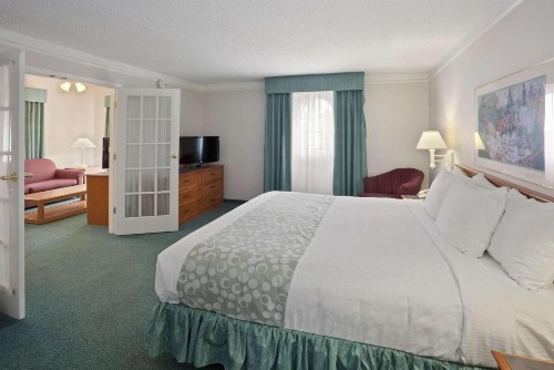 La Quinta Inn by Wyndham Omaha West - image 10