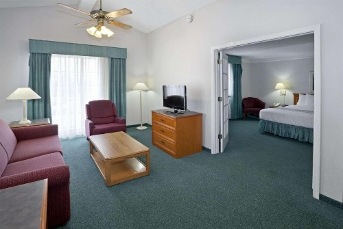 La Quinta Inn by Wyndham Omaha West - image 16