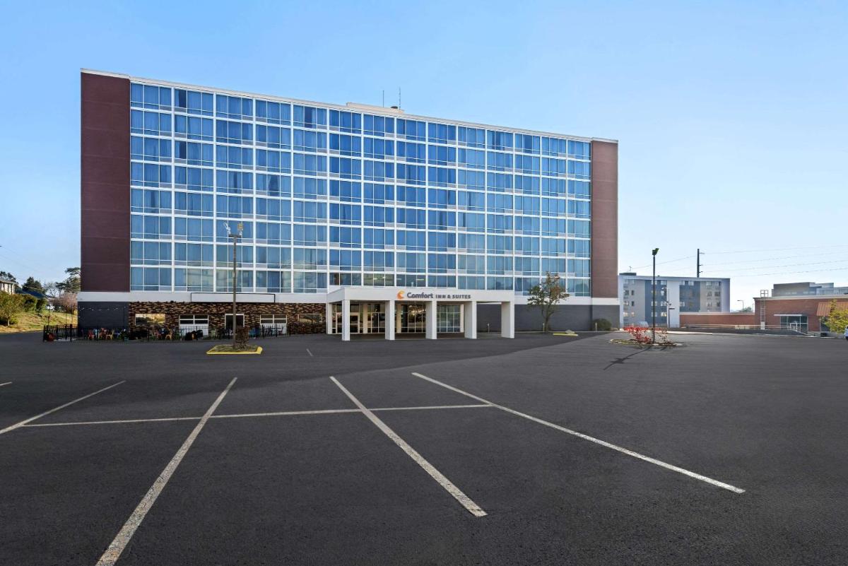 Comfort Inn & Suites Omaha - main image