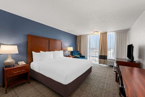 Comfort Inn & Suites Omaha - image 15