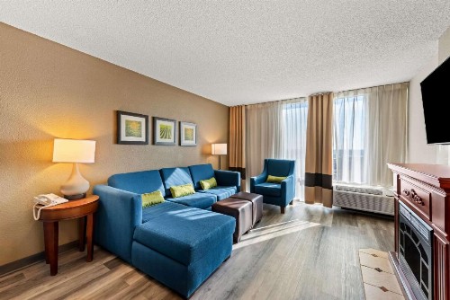 Comfort Inn & Suites Omaha - image 21