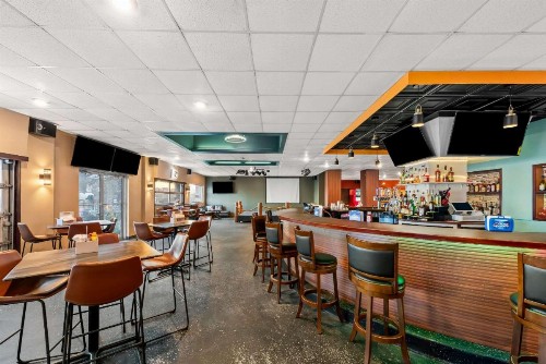 Comfort Inn & Suites Omaha - image 35