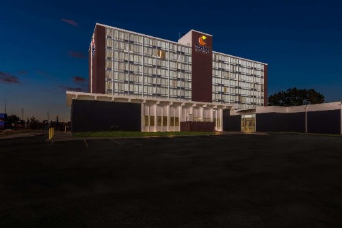 Comfort Inn & Suites Omaha - image 7