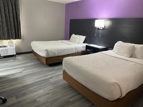 La Quinta Inn by Wyndham Omaha Southwest - image 10