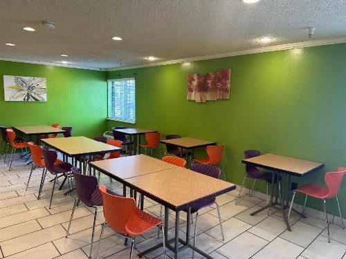 La Quinta Inn by Wyndham Omaha Southwest - image 16