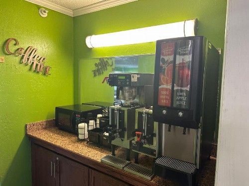 La Quinta Inn by Wyndham Omaha Southwest - image 19