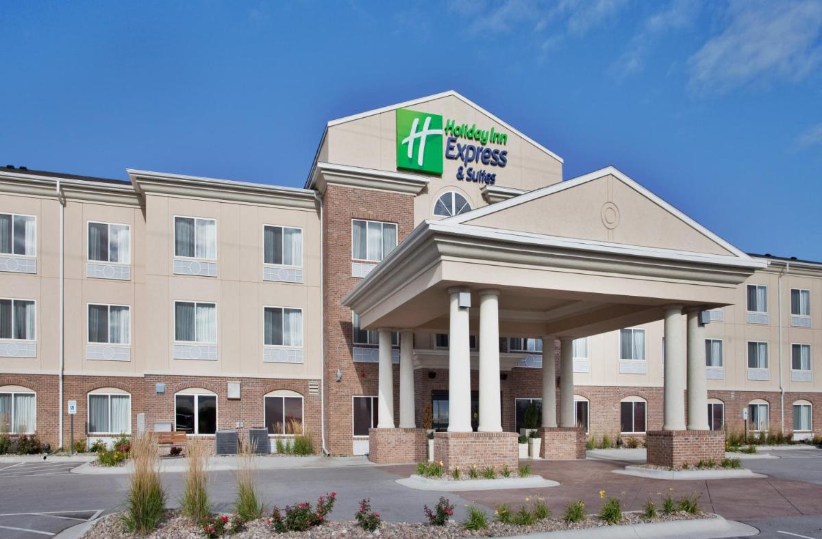Holiday Inn Express Hotel & Suites Cherry Hills an IHG Hotel - main image