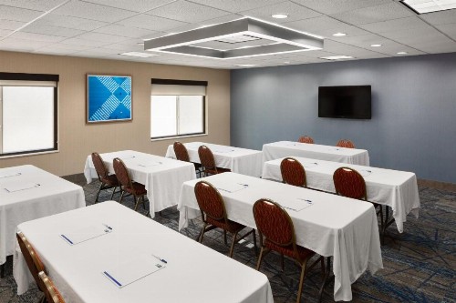 Holiday Inn Express Hotel & Suites Cherry Hills an IHG Hotel - image 16