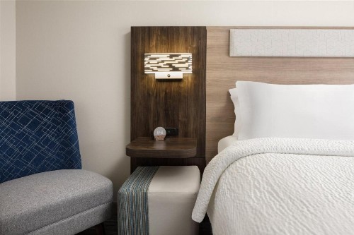 Holiday Inn Express Hotel & Suites Cherry Hills an IHG Hotel - image 29