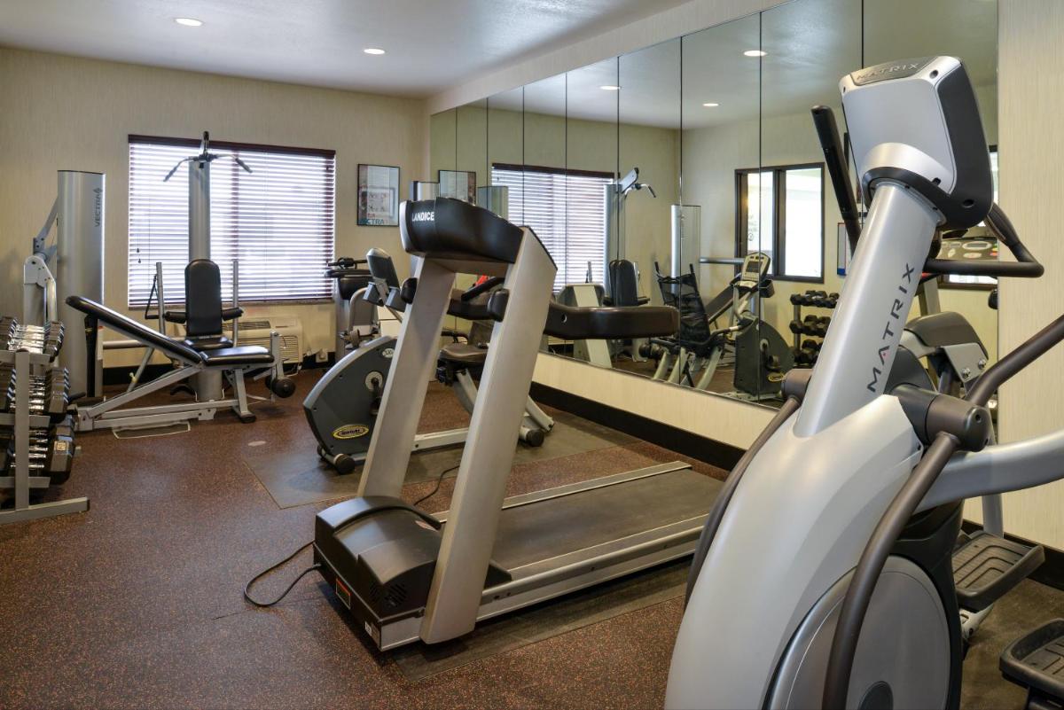 Holiday Inn Express Hotel & Suites Cherry Hills an IHG Hotel - image 3