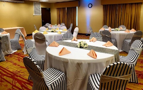 Holiday Inn Express Hotel & Suites Cherry Hills an IHG Hotel - image 40