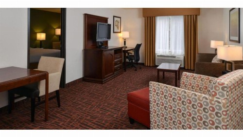 Holiday Inn Express Hotel & Suites Cherry Hills an IHG Hotel - image 41