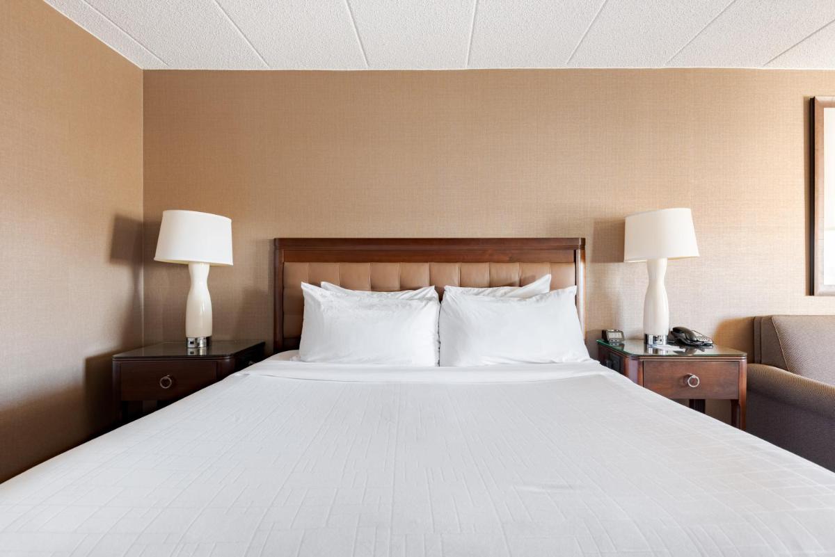 Sheraton Omaha - image 3