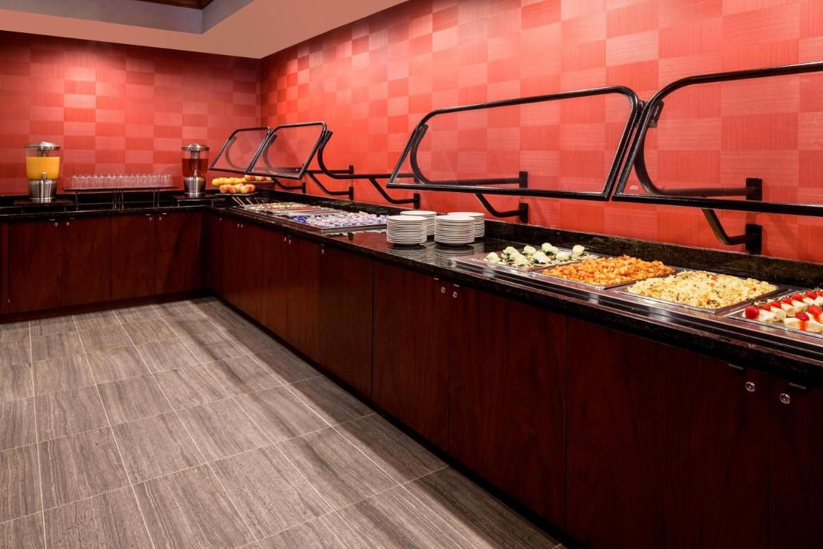 Sheraton Omaha - image 4