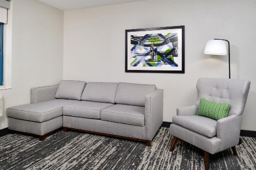Four Points by Sheraton Omaha Midtown - image 14
