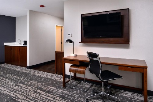 Four Points by Sheraton Omaha Midtown - image 17
