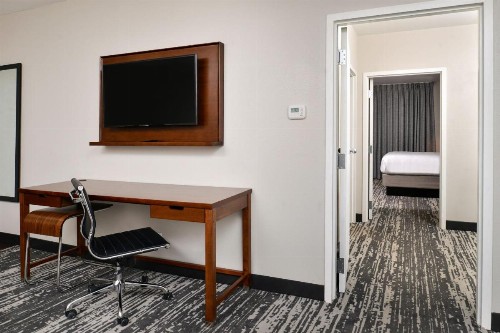Four Points by Sheraton Omaha Midtown - image 18