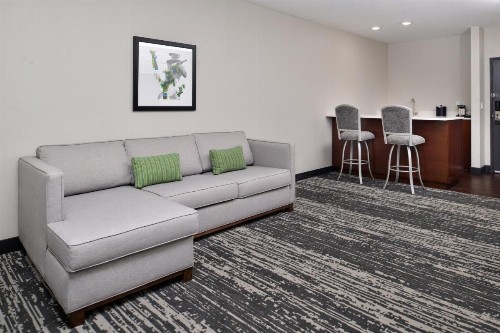 Four Points by Sheraton Omaha Midtown - image 19