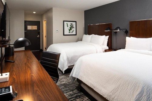 Four Points by Sheraton Omaha Midtown - image 4