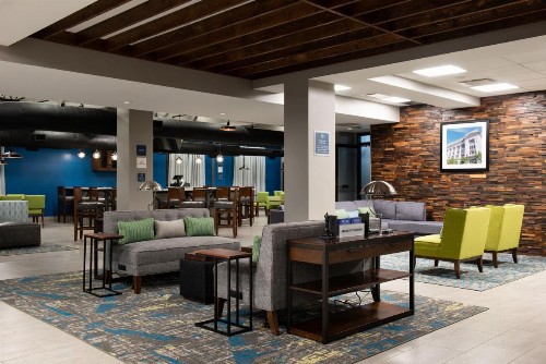 Four Points by Sheraton Omaha Midtown - image 8